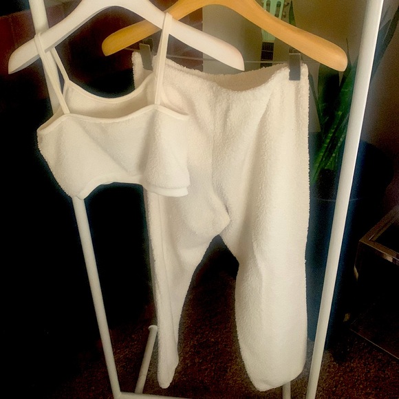 ☁️🤍Fluffy Comfy Set!☁️🤍 - Picture 2 of 4